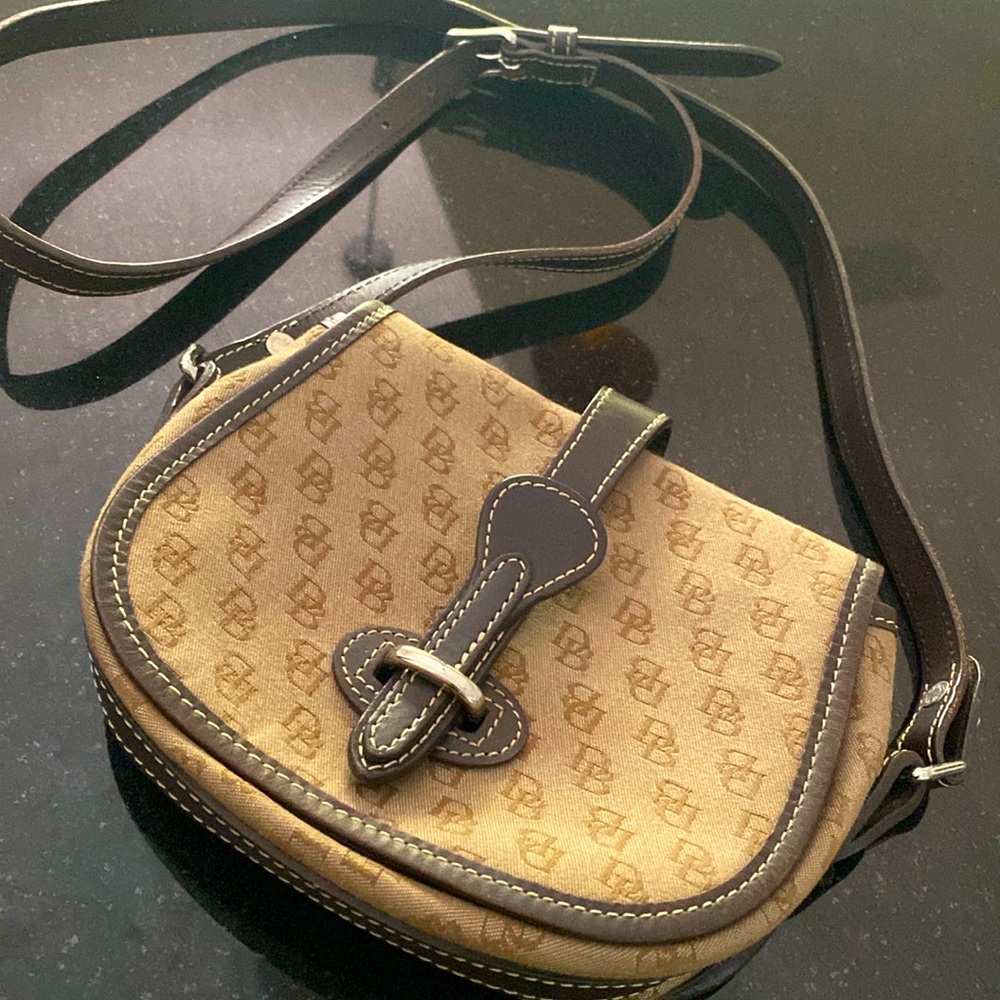 Authentic Dooney & Bourke Singnature Jacquard Monogram Crossbody Purse / Handbag